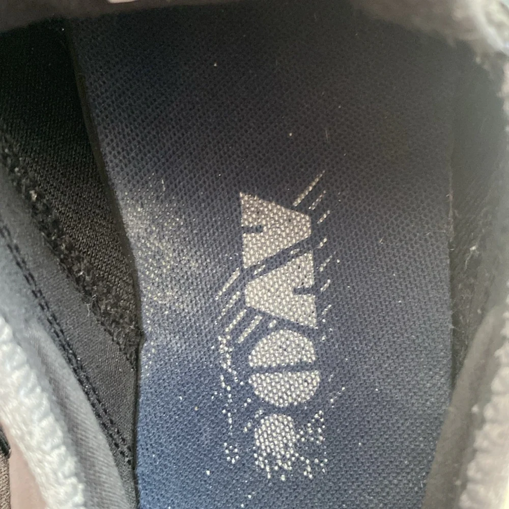 New Balance sneakers - Picture 11 of 11